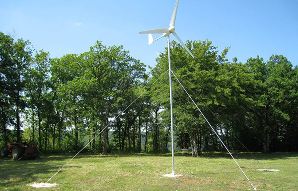 小型風(fēng)力發(fā)電機(jī)家用更方便